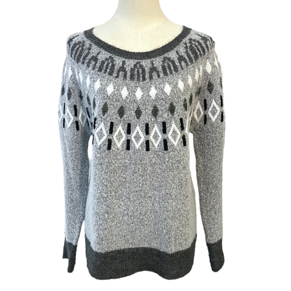 Gray‎ Patterned Women's Sweater with geometric neckline design crew neck size S